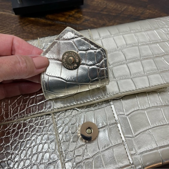 JJ Winters NIKKI Platinum Metallic Mock-Croc Leather Clutch Bag. NWT. Medium - Picture 4 of 5